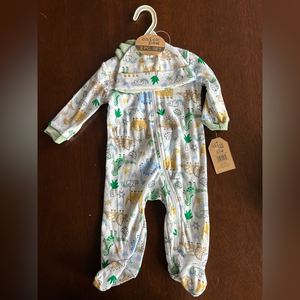 0-3 Month zippered sleeper